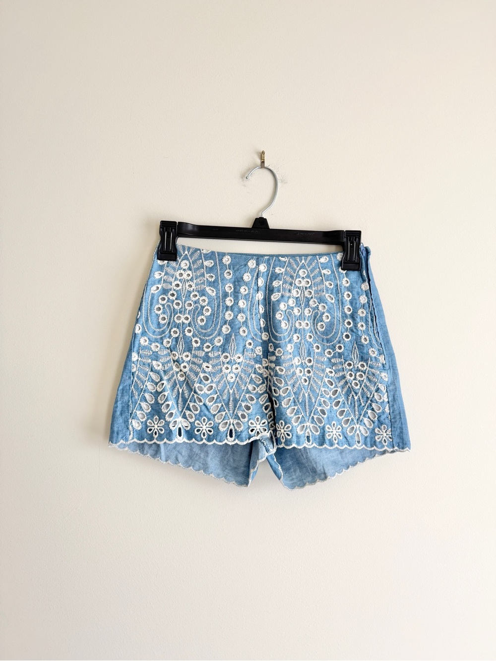 Vintage H&M Chambray Scalloped Embroidered High Waisted Shorts Size 2 NWT